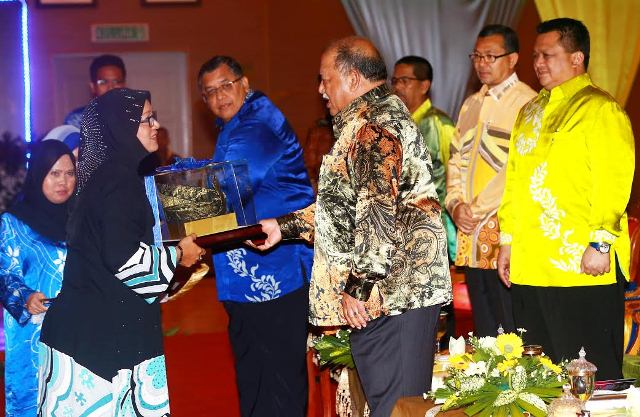 Anugerah Tokoh Malam Citra Budaya UniMAP 2015