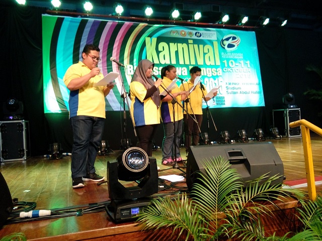 Pelajar Kejuruteraan UniMAP Juara Pertandingan Penyampai Radio Karnival Bahasa Jiwa Bangsa 